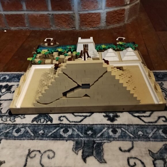 Lego Architecture Great Pyramid of Giza Set 21058 - Picture 4 of 8